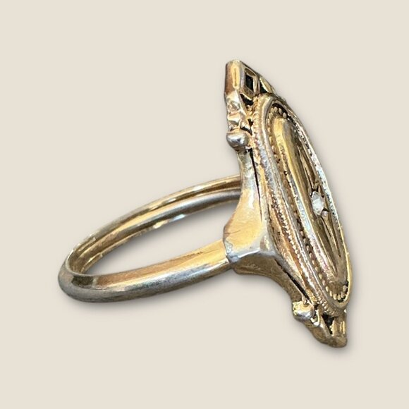 Avon Kensington Vintage Gold-Tone Ring With Faux Diamond Accent Size 7.75 - Picture 2 of 4